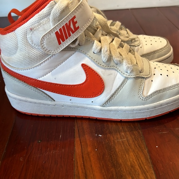 Sneakers - Picture 4 of 4